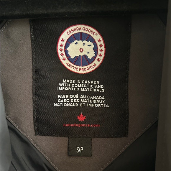 Women's Canada Goose Lorette Parka (S) - Picture 2 of 8